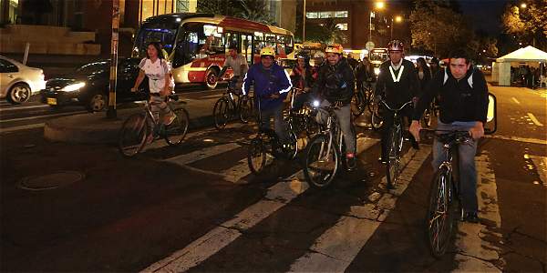 Prográmese con las actividades que trae la ciclovía nocturna en Bogotá